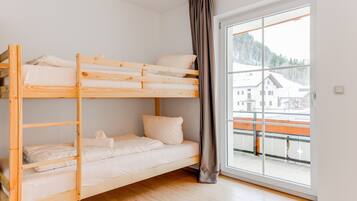 1 bedroom, travel crib, WiFi (free), bed sheets