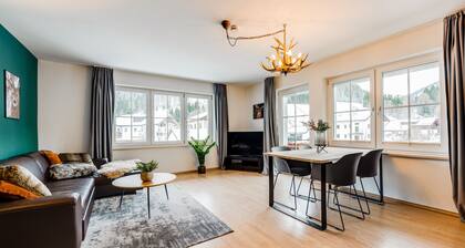 VYLD: Hirschberg mit Balkon und Bergblick