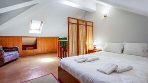 3 quartos, ferros/tábuas de passar roupa, Wi-Fi de cortesia