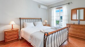 4 quartos, ferros/tábuas de passar roupa, Wi-Fi de cortesia