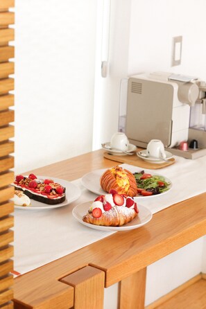 Daily cooked-to-order breakfast for a fee