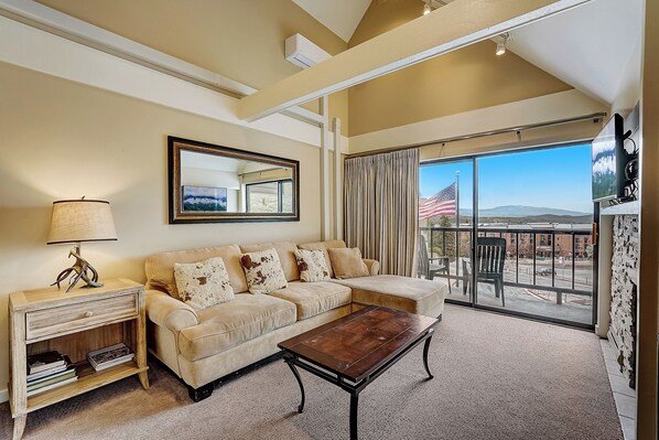 Smart-TV, Kamin, DVD-Player