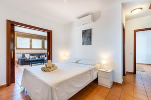 3 soverom, strykejern/-brett, wi-fi (inkludert) og sengetøy