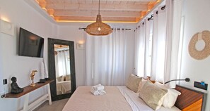 Hippie Suite | 1 bedroom, iron/ironing board, free WiFi - Enalion Suites Mykonos (Mykonos)