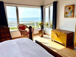 3 chambres, fer et planche Ă repasser, Wi-Fi, draps fournis