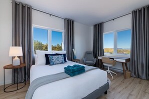 4 chambres, fer et planche à repasser, Wi-Fi, draps fournis