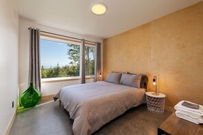 3 habitaciones, tabla de planchar con plancha, internet y ropa de cama 