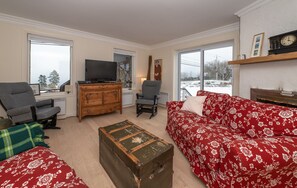 Fernseher, Kamin, Arbeitsbereiche