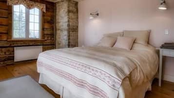 4 bedrooms, WiFi, bed sheets