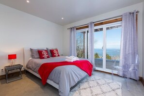 3 chambres, fer et planche à repasser, Wi-Fi, draps fournis