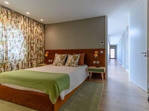 5 bedrooms, Internet