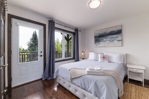 4 bedrooms, iron/ironing board, WiFi, bed sheets - Hôtel à la maison - L'Escale, Spa et Fleuve (Les Éboulements)