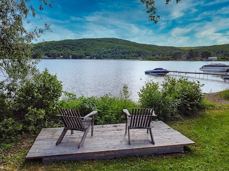 Property grounds. Hôtel à la maison - La Retraite du Lac Wallace