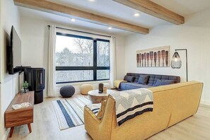 TV, fireplace, offices