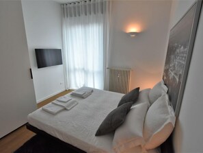 3 bedrooms, iron/ironing board, WiFi