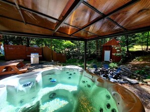 Bain à remous extérieur