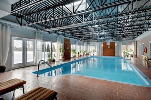 Le Céleste 117–Vue sur le Mont-Ste-Anne et piscine