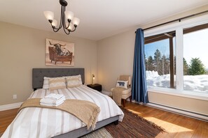 4 bedrooms, iron/ironing board, WiFi, bed sheets - Hôtel à la maison - Chalet l'Odyssée, spa et Vue (Les Éboulements)