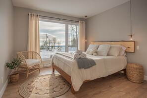 3 slaapkamers, een strijkplank/strijkijzer, wifi, beddengoed