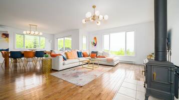 Télévision, baby-foot