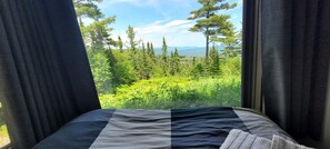 3 slaapkamers, een strijkplank/strijkijzer, wifi, beddengoed