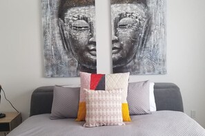 3 bedrooms, iron/ironing board, WiFi, bed sheets - Hôtel à la maison - L'Insulaire, Spa et Vue (Saint-Pierre-de-l'Île-d'Orléans)