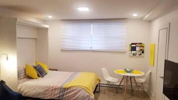 Iron/ironing board, WiFi, bed sheets