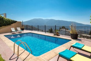 Pool - El Sabuco - Four Bedroom Villa, Sleeps 8 (Carataunas)