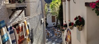 El Sabuco - Four Bedroom Villa, Sleeps 8