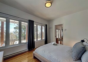 2 chambres, fer et planche à repasser, Wi-Fi, draps fournis