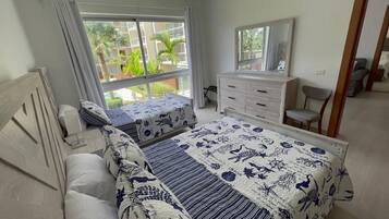 2 bedrooms, in-room safe, iron/ironing board, free WiFi