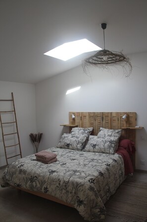 4 soverom, strykejern/-brett, wi-fi og sengetøy