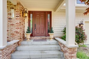 Exterior detail - Waterfront Luna Pier Home 14 Mi to Downtown Toledo (Luna Pier)