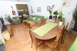 Dining - ELIA One-Bedroom Apartment (Rovinj)