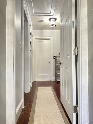 Interior - PEACEFUL HIDDEN GEM FREE PARKING WIFI (Mount Vernon)