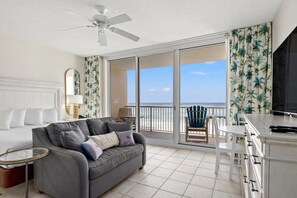 Téléviseur, table de ping-pong