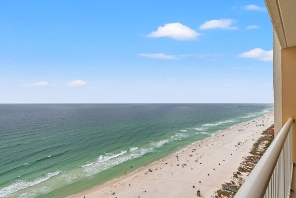 Beach nearby - Official Majestic Beach Resort - T1 1810 - Small 2BR 2BA - Sleeps 6 (Panama City Beach)