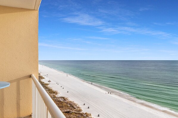 Beach nearby - Official Majestic Beach Resort - T1 1009 - Small Studio - Sleeps 2 (Panama City Beach)