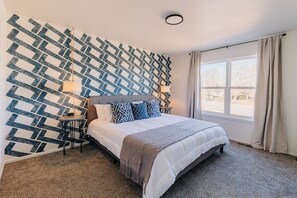 3 chambres, fer et planche à repasser