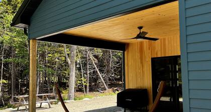 Pine Lodge: 2-bedroom vacation home minutes to Acadia National Park