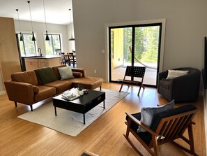 Smart TV - Pine Lodge: 2-bedroom vacation home minutes to Acadia National Park (Southwest Harbor)