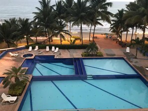 Pool - Ocean front, Playa Azul Resort, Tonsupa, Ecuador (Tonsupa)