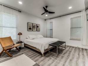 4 sovrum, skrivbord och strykjärn/strykbräda