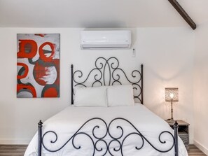 1 Schlafzimmer, Bügeleisen/Bügelbrett