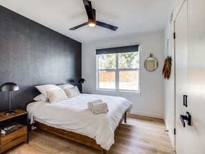 4 bedrooms, iron/ironing board