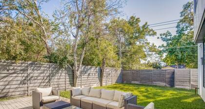 Modern Luxury Midway Hollow - Yard - Driem House