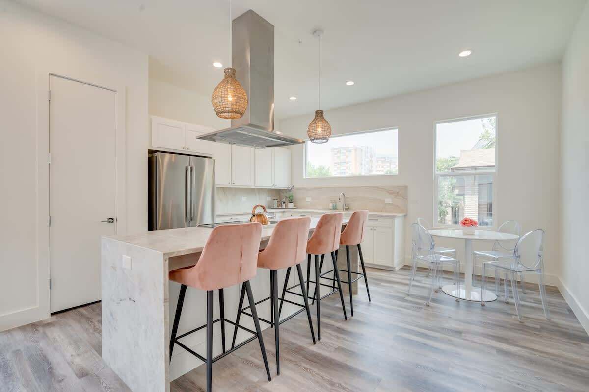 冰箱、微波炉、烤箱、炉灶