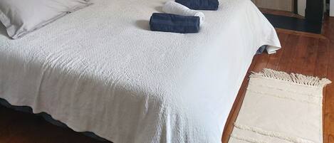 1 soverom, strykejern/-brett, reiseseng for barn og wi-fi (inkludert)