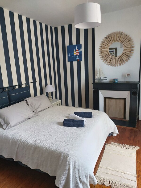 1 chambre, fer et planche à repasser, lit parapluie, Wi-Fi gratuit