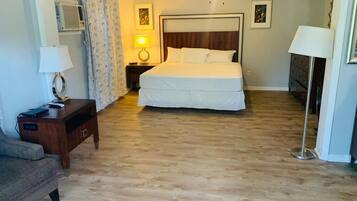 Studio Suite | Free WiFi